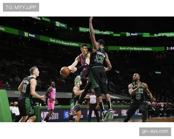 加克波关键战闪耀助球队晋级在望，再度成为焦点