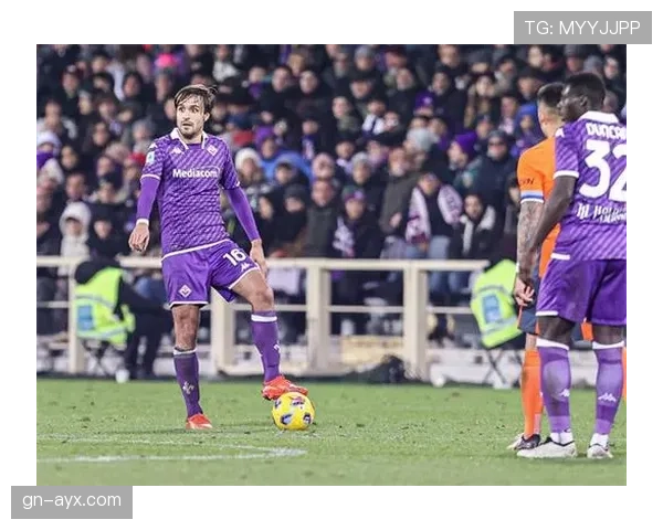 佛罗伦萨定位球战术显神威，连场关键进球助球队强势提升联赛排名