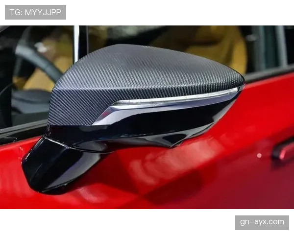 莱万居然把超跑换成了迷你电动车？想不到冠军也有这种日常！